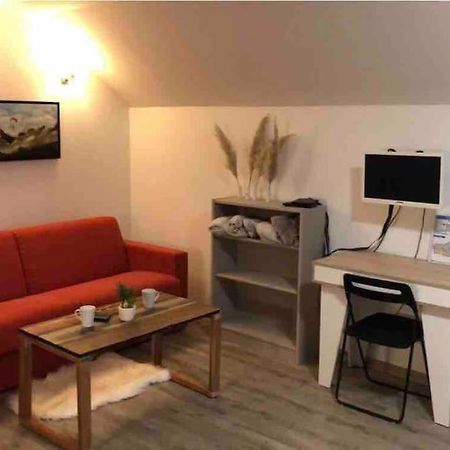 Au Bout Du Bois Piscine Sauna Hammam Accessible En Saison Et Le Logement Accessible Toute L Annee Les Deserts  Luaran gambar